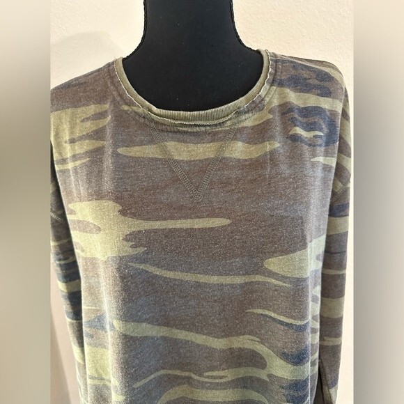 Z Supply Side Slit Cotton Blend Green Camo Weekender Pullover Size XS - Picture 8 of 12